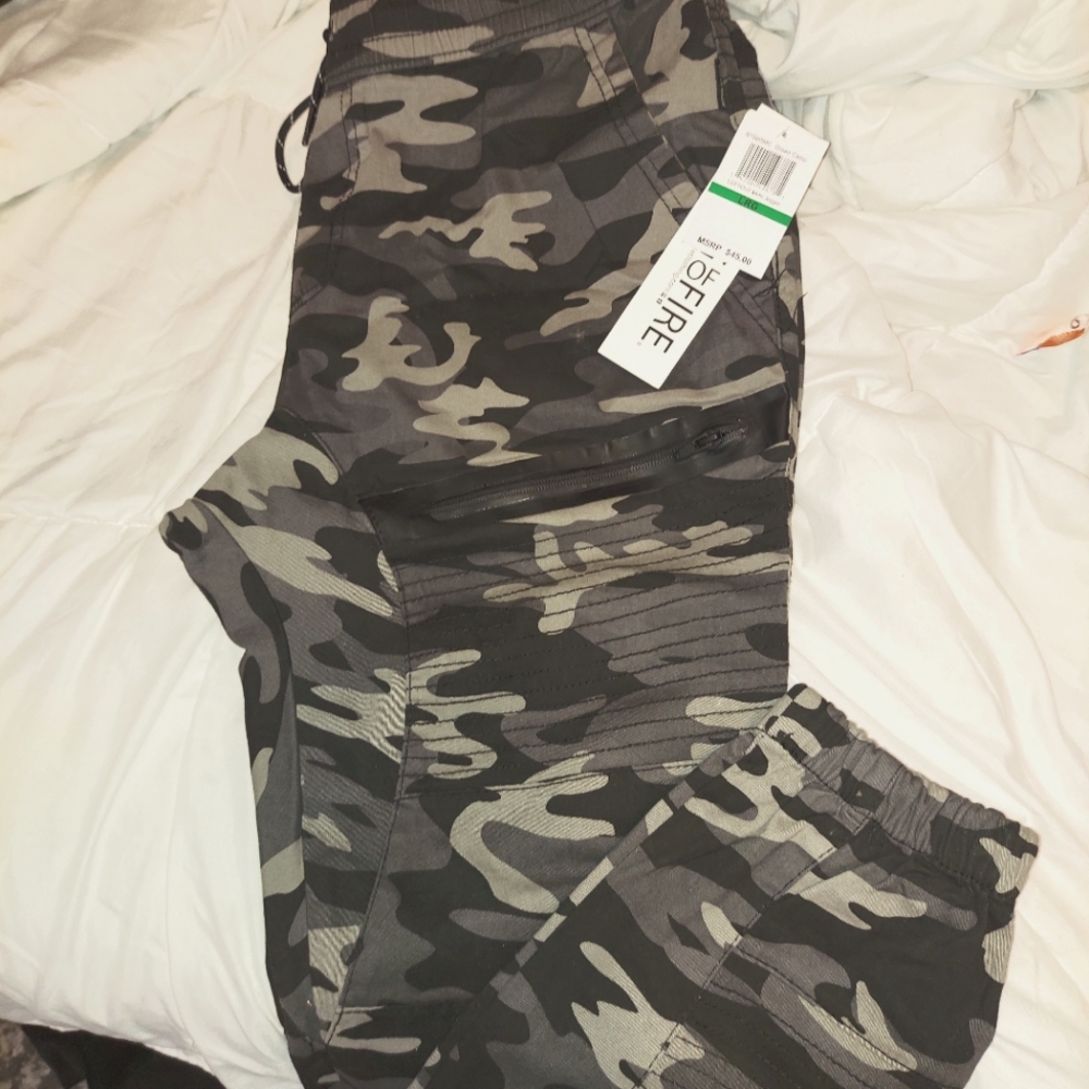 Ring of fire camo motto joggers